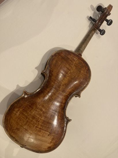 null Intéressant violon anonyme de l'école italienne du 18ème siècle 

Eclisses plus...