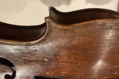 null Intéressant violon anonyme de l'école italienne du 18ème siècle 

Eclisses plus...