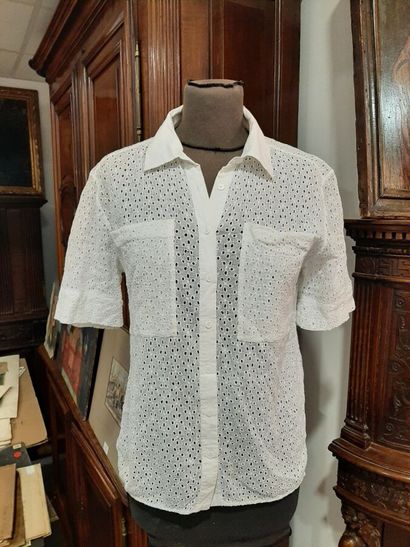 null JOSEPH. 

Lot comprenant une chemise en voile de coton ajourée d'un motif florale,...