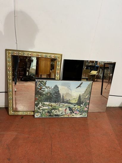 null Lot comprenant un miroir rectangulaire en bois laqué à décor de frises, une...