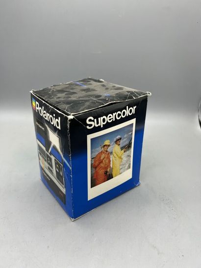 null Polaroïd modèle SUPERCOLOR 635 et sa boite d'origine. 

Sans garantie de fo...