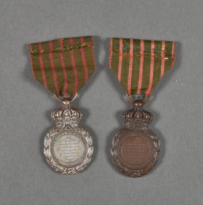 France. Médailles de Sainte Hélène, dont une argentée, lot de 2.