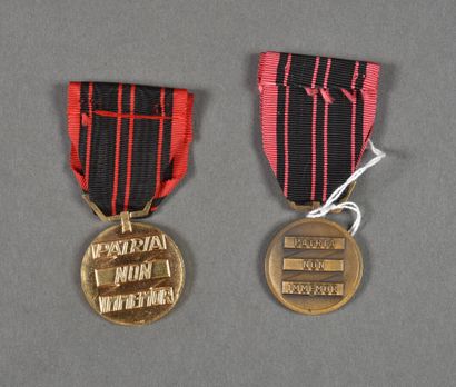 null France. Medal of the Resistance, model known as "outside France" (1), and model...