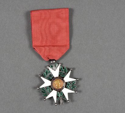  Ordre de la Légion d'Honneur. Chevalier, variante à petite tête, sans couronne,...