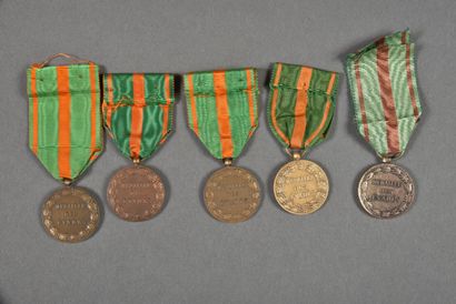 null France. Medal of the Escaped, variants, set of 5.