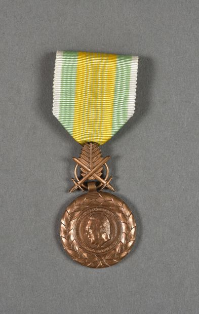 France. Indochine. Médaille du Mérite Militaire...