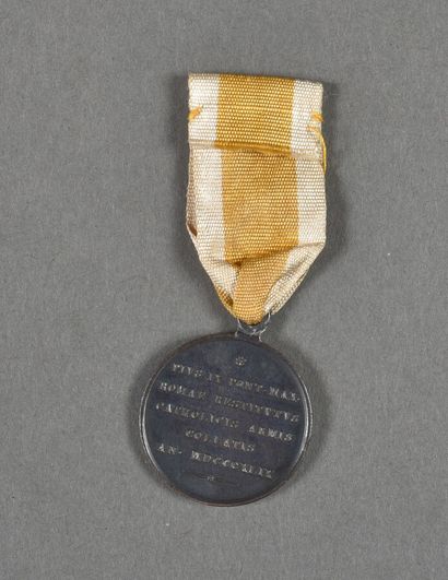 null France. Vatican. Médaille du Siège de ROME 1849, avec son ruban en étamine.