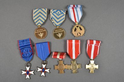 null France. Croix de la Valeur Militaire, variantes (3), Croix du Djebel (2), Mérite...