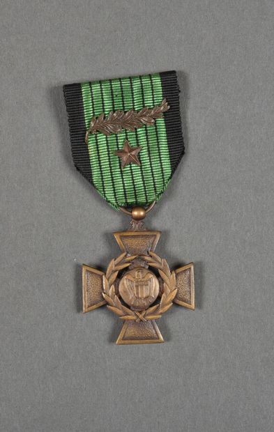 France. Croix de Guerre LVF « légionnaire »,...