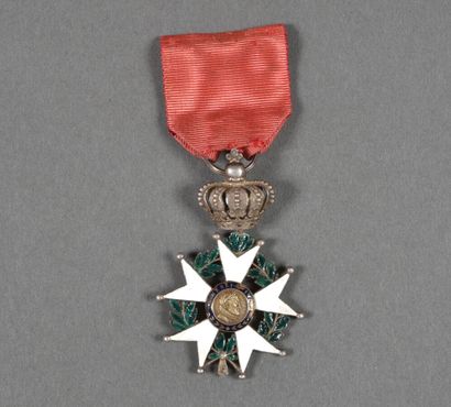 null France. Ordre de la Légion d'Honneur. Chevalier, couronne à fleurons, éclats,...
