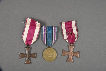 null Pologne. 1°Guerre, Croix et médailles militaires, lot de 3.