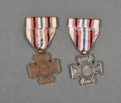 null France. Medal of the Clandestine, variants, set of 2.