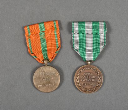 null France. Médaille de l'Union des Passeurs et médaille des Passeurs avec son agrafe,...