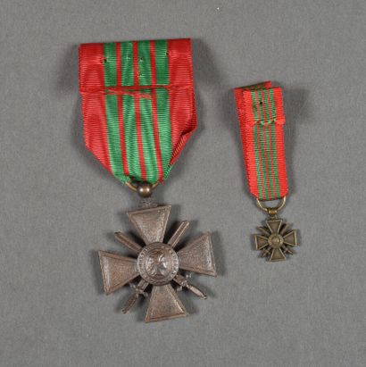 null France. Croix de guerre de Londres, FFL, et sa réduction, lot de 2.