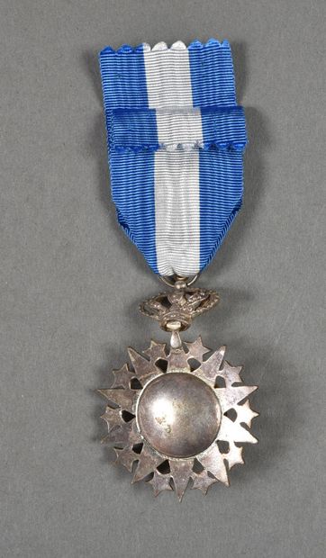 null France. Empire Colonial. Ordre du Nisham El Anouar 1887. Chevalier, métal.