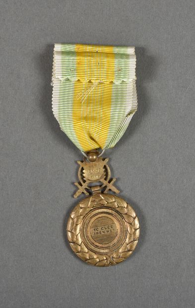 null France. Indochine. Médaille du Mérite Militaire de Bao-Daï, bélière uniface...