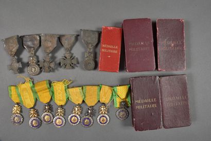  France. Médaille Militaire, diverses variantes (13 dont 5 avec boîtes marquées)...