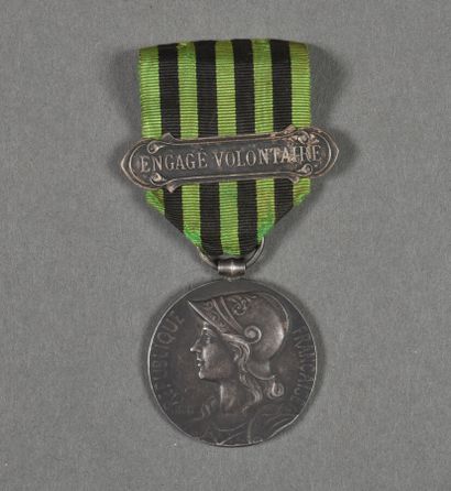 France. Médaille commémorative de la guerre...