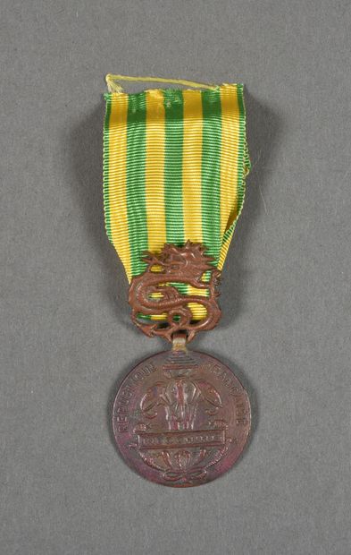 France. Indochine. Médaille commémorative...