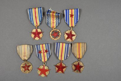 null France. Médaille des Blessés, variantes, lot de 7.