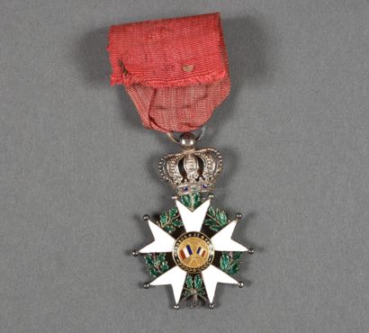  Ordre de la Légion d'Honneur. Chevalier variante à couronne sans croix, éclats,...