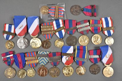 null France. Médailles de la Défense Nationale et diverses, lot de20.