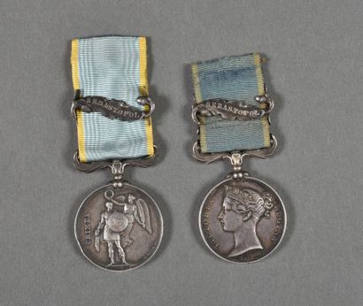null France. Grande Bretagne. Médaille de CRIMEE 1854, (2), avec agrafes Sébastopol,...
