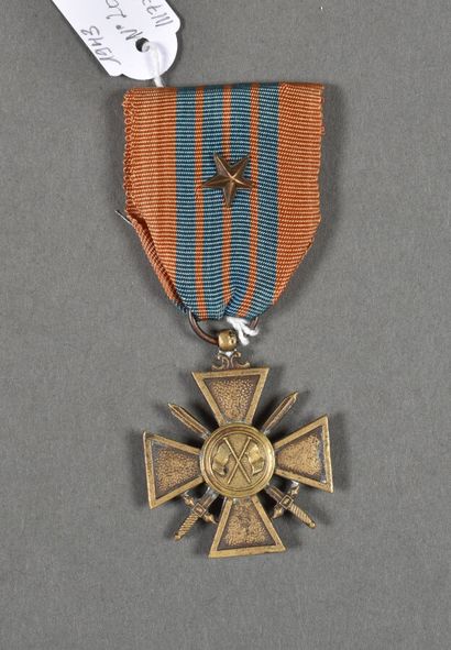 null France. Groix de Guerre Giraud, 1943, 37mm, blue ribbon, variant.