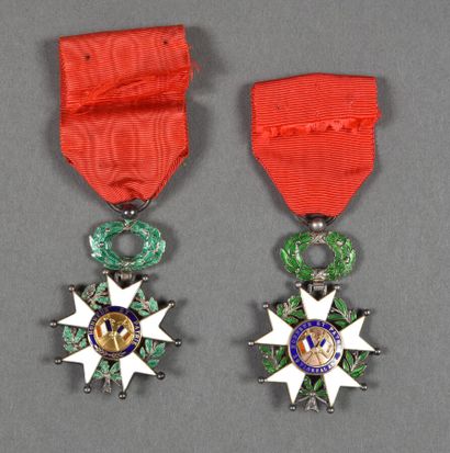  France. Ordre de la Légion d'Honneur (1951) et (1962). Chevaliers, 4° et un Officier...