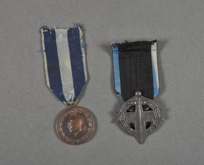 null Grèce. 1°Guerre, Croix de Guerre, et une médaille commémorative 1940/1941, lot...