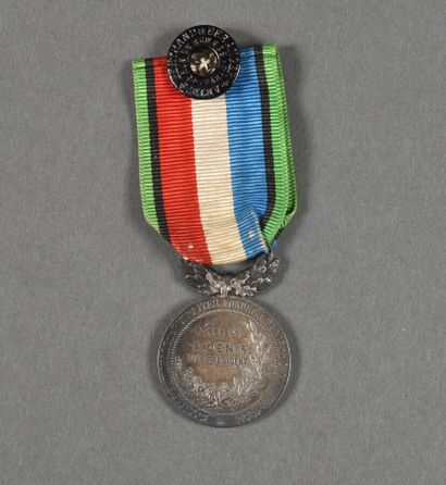 null France. Veterans Medal, awarded to a chapter vice president, silver.