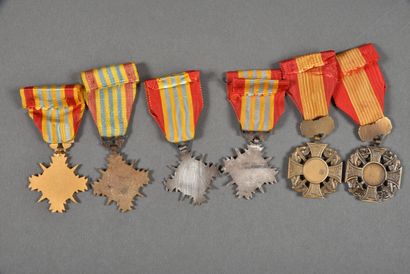 null France. Indochine. Médaille d'Honneur du Mérite Militaire (4), croix de la Vaillance...