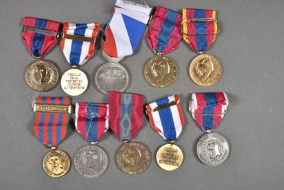 null France. Médailles de la DEFENSE NATIONALE (6) et divers (4), lot de 10
