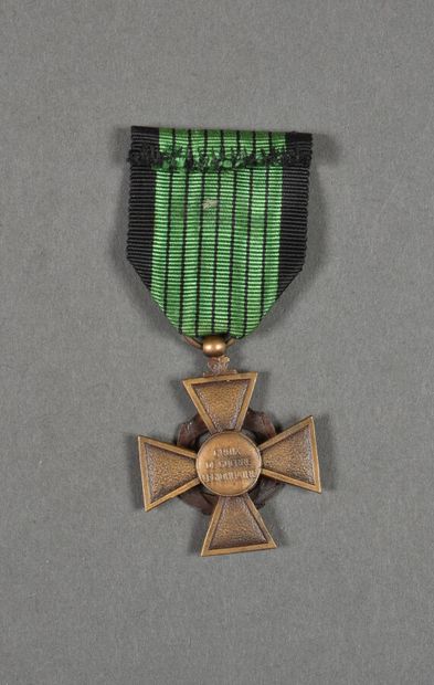 null France. Croix de Guerre LVF « légionnaire », fabrication après-guerre, vari...