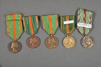 null France. Medal of the Escaped, variants, set of 5.