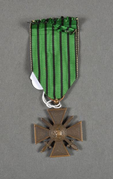 France. Croix de Guerre 1940, 38mm, fond...