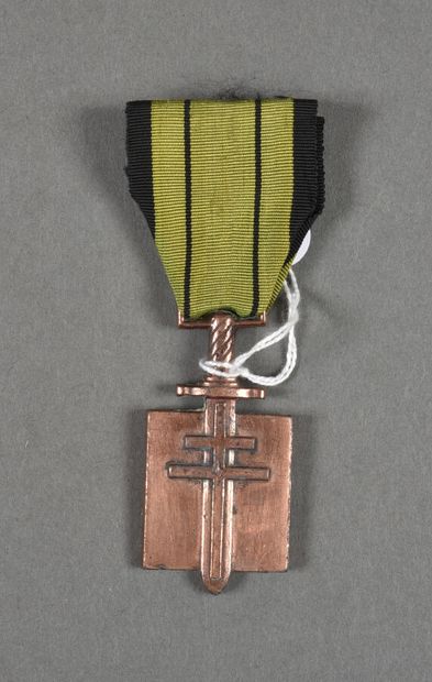 null France. Ordre de la Libération, croix de Compagnon, hauteur totale 63mm, 33...