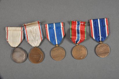 null France. Médaille de la Reconnaissance française 1°Type (2), médaille des Prisonniers...