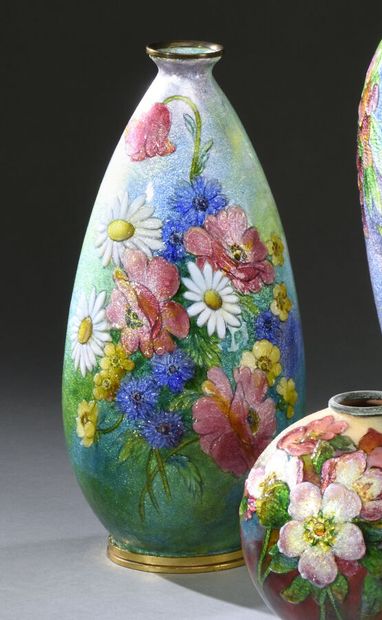 null Camille FAURE (1874 - 1956)

Vase à corps piriforme en cuivre à col conique...