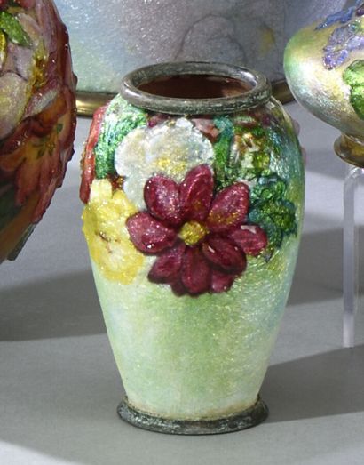 null Camille FAURE (1874 - 1956)

Petit vase à corps ovoïde épaulé en cuivre à col...