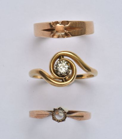 null Lot comprising an antique 18K (750/oo) yellow gold and platinum (850/00) tourbillon...