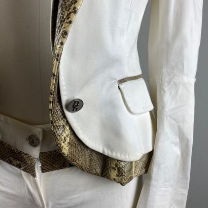 null DOLCE & GABBANA. Trouser suit in white cotton gabardine on reptile ganse, jacket...