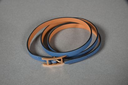 null HERMES Paris made in France. Bracelet Hapi 3 en cuir bleu, fermoir en métal...