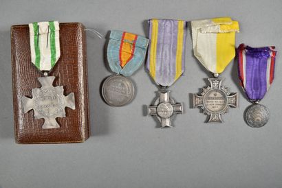 null France. Diocèses catholiques. Croix et médailles pour Mérite, ou Reconnaissance,...