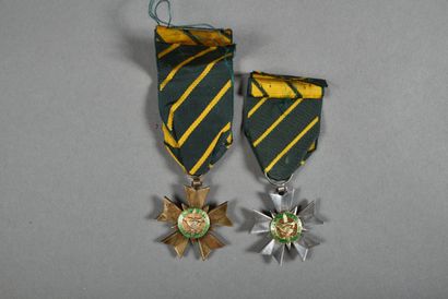 null France. Ordre du Mérite Combattant, officier(1), chevalier(1), lot de 2.