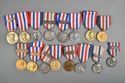 France. Médaille d'Honneur de la SNCF (14),...