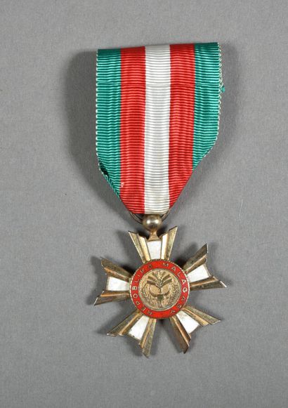 Madagascar. Ordre du Mérite National, « MALAGASY...