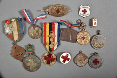 France. Croix Rouge. Médailles et insignes...