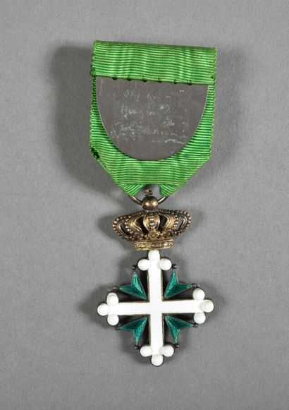 null Italie. Ordre royal des Saints MAURICE et LAZARE, officier à couronne, vermeil...