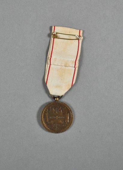 null France. Croix Rouge, médaille du Cinquantenaire 1879/1929, rare.
